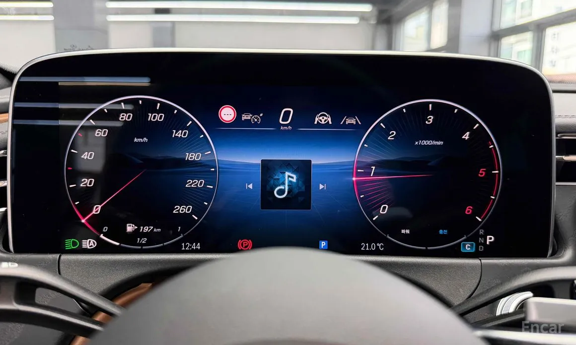 Фото 8 - Mercedes-Benz E-Class