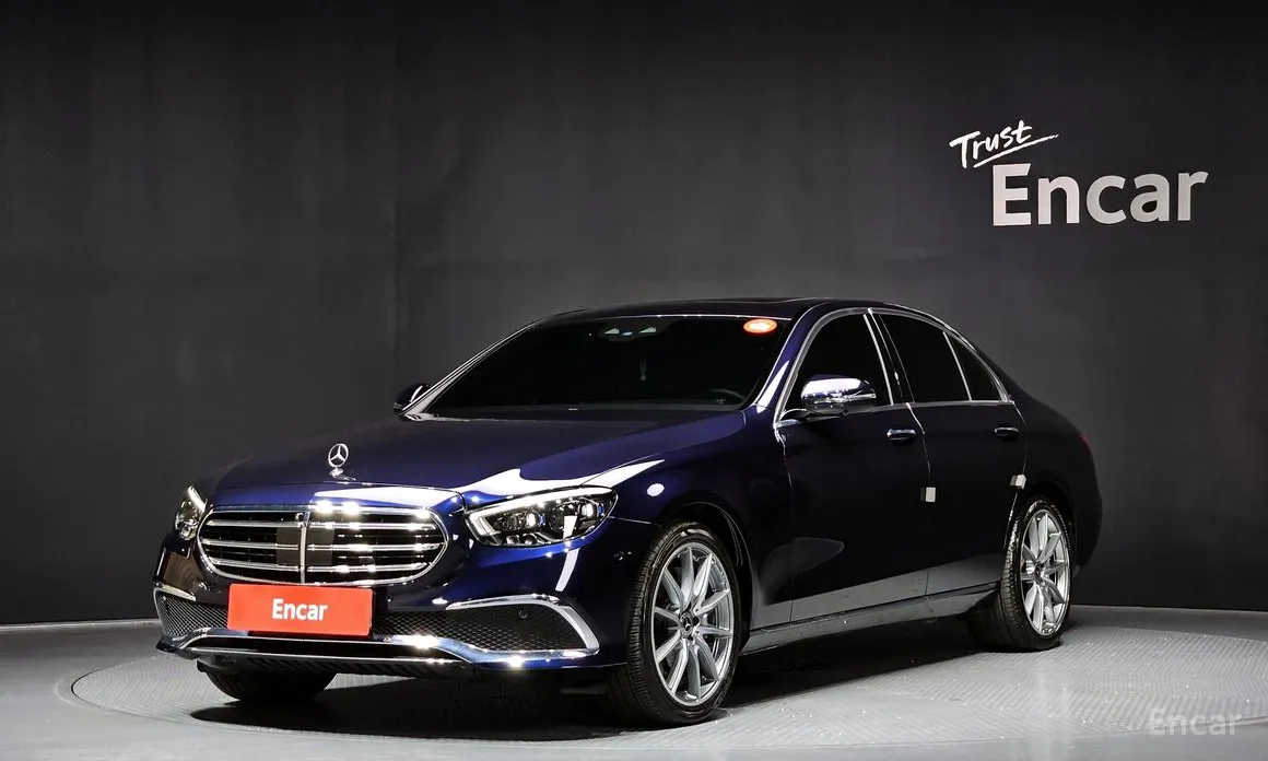 Фото 1 - Mercedes-Benz E-Class