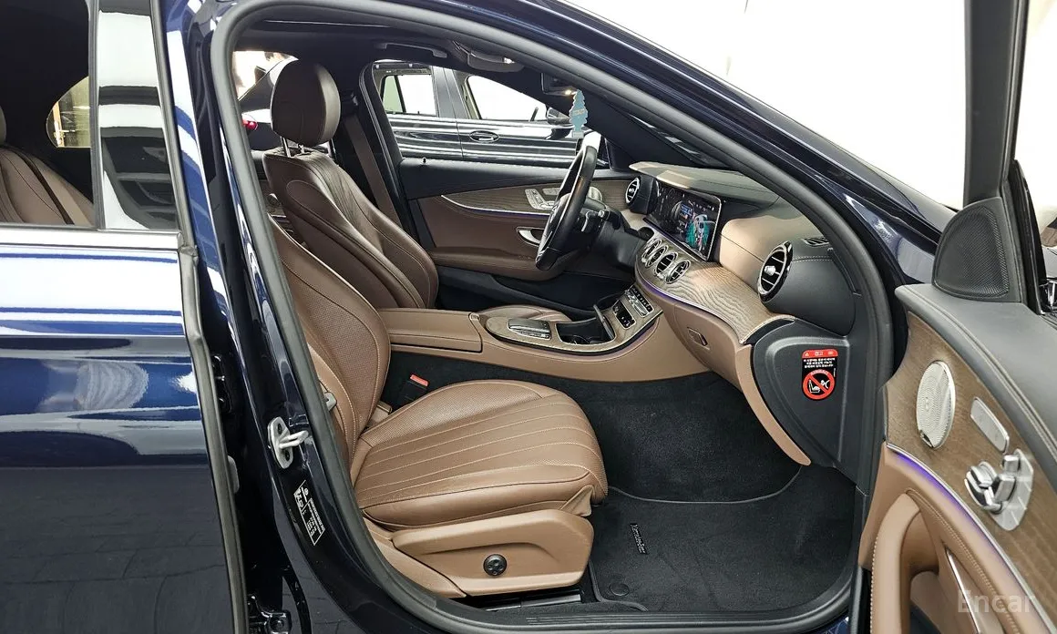 Фото 11 - Mercedes-Benz E-Class