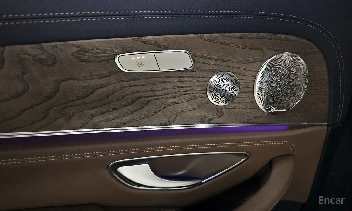 Фото 18 - Mercedes-Benz E-Class