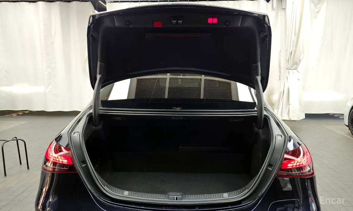 Фото 20 - Mercedes-Benz E-Class