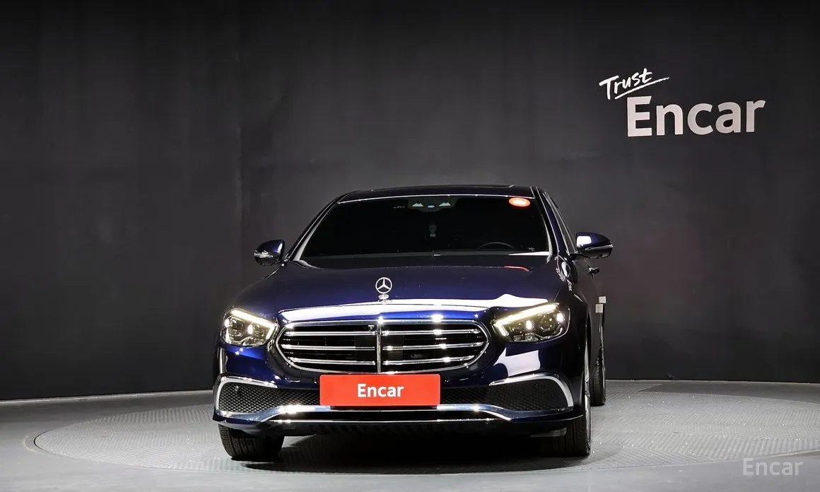 Фото 3 - Mercedes-Benz E-Class