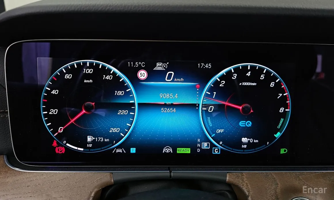 Фото 8 - Mercedes-Benz E-Class