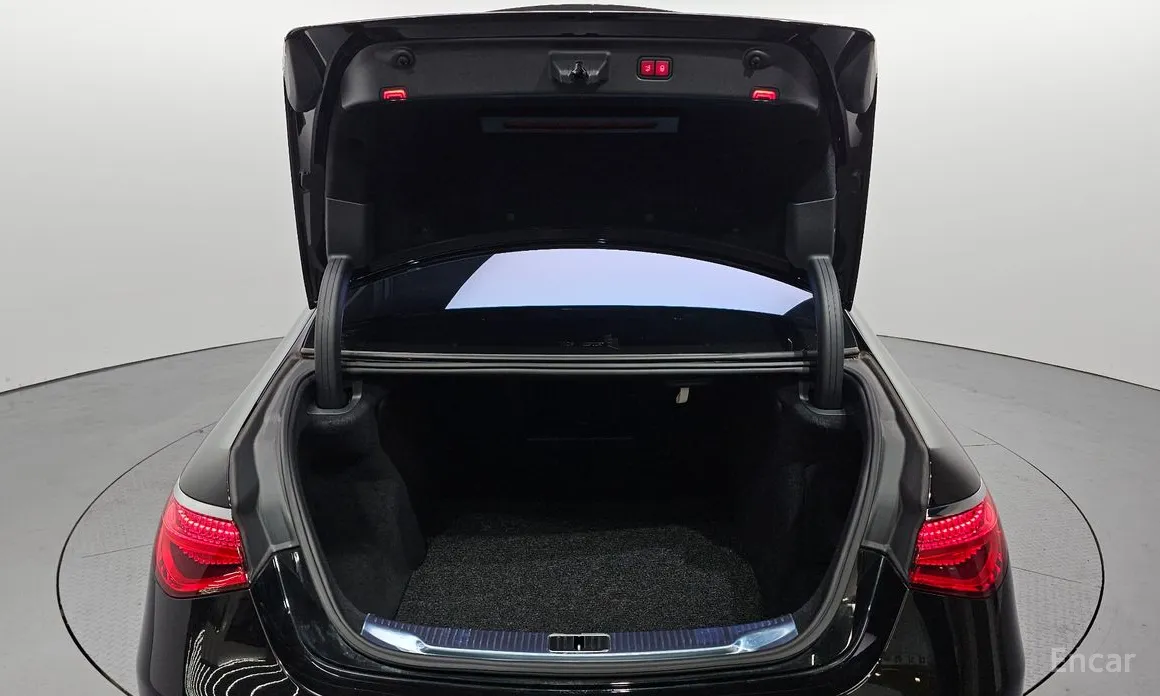 Фото 20 - Mercedes-Benz S-Class