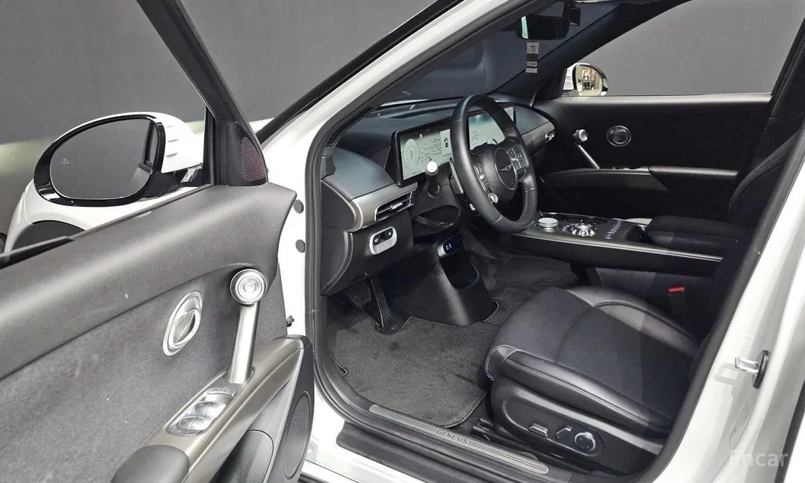 Photo 10 - Genesis GV60