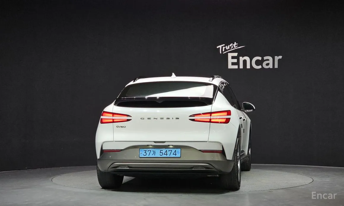 Photo 4 - Genesis GV60