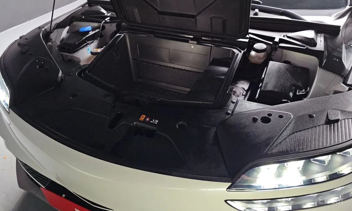 Photo 6 - Genesis GV60