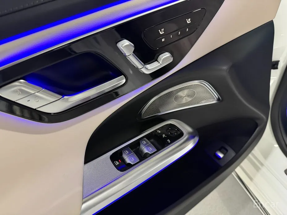 Фото 14 - Mercedes-Benz E-Class