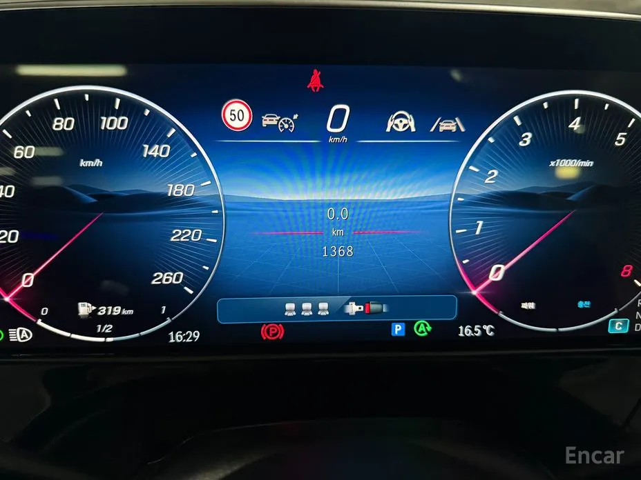 Фото 16 - Mercedes-Benz E-Class