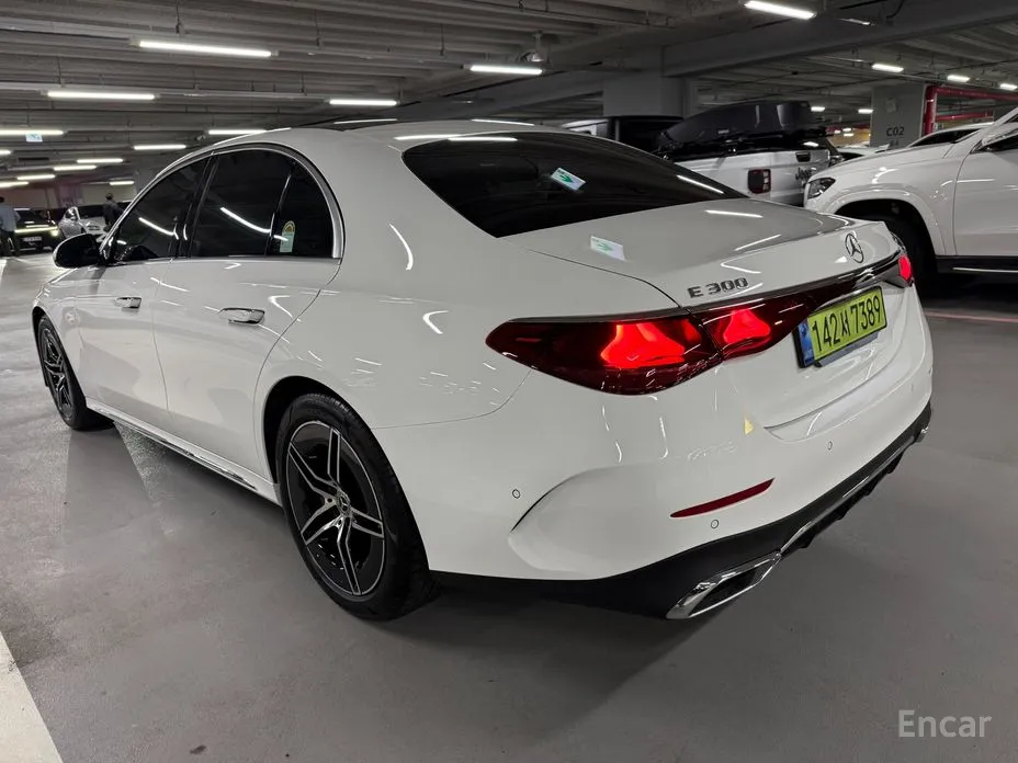 Фото 4 - Mercedes-Benz E-Class