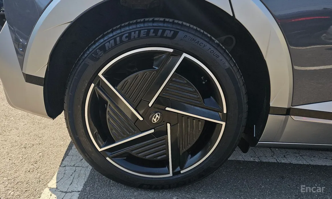 Photo 5 - Hyundai Ioniq 5