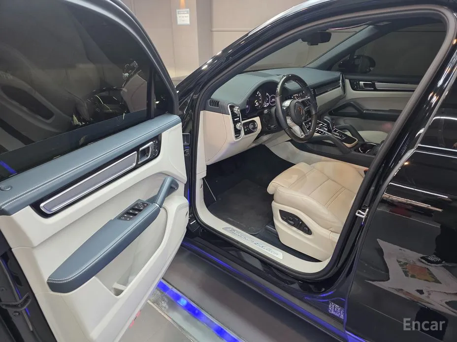 Фото 10 - Porsche Cayenne