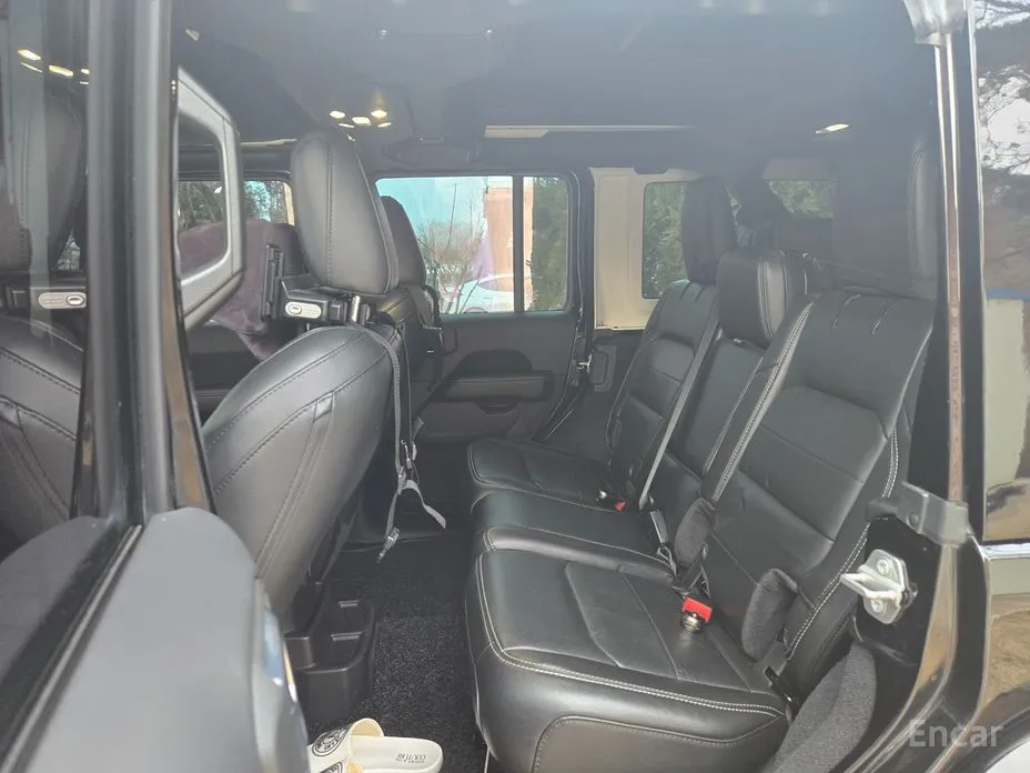 Фото 13 - Jeep Wrangler