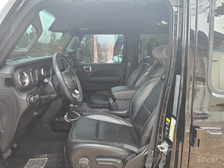 Фото 14 - Jeep Wrangler