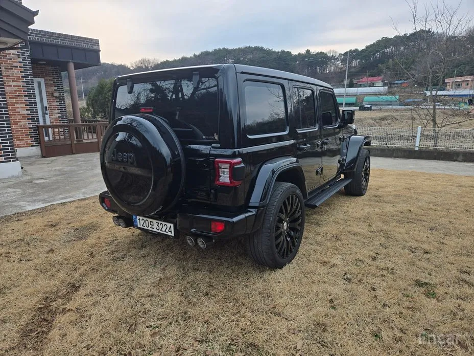 Фото 2 - Jeep Wrangler