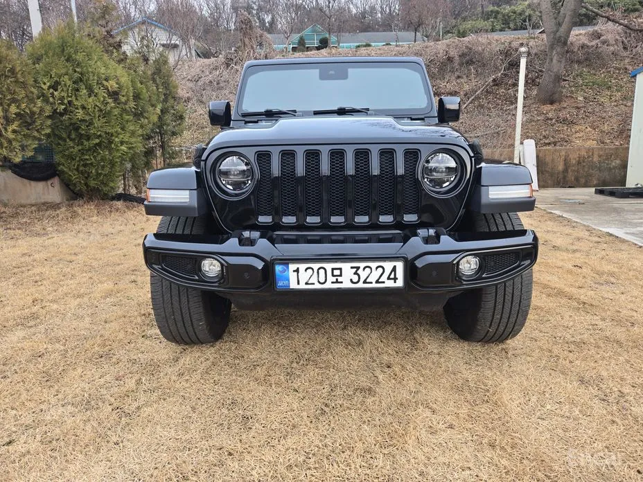 Фото 3 - Jeep Wrangler