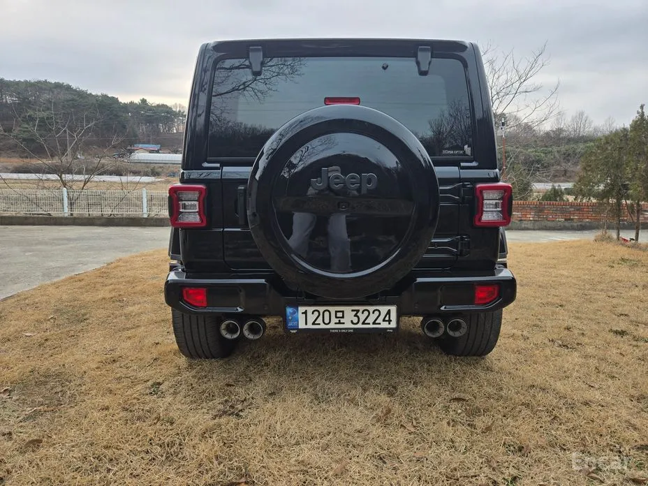 Фото 4 - Jeep Wrangler