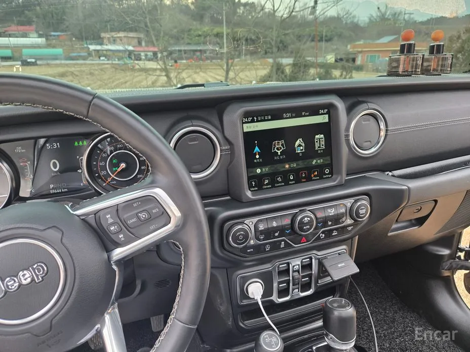 Фото 8 - Jeep Wrangler