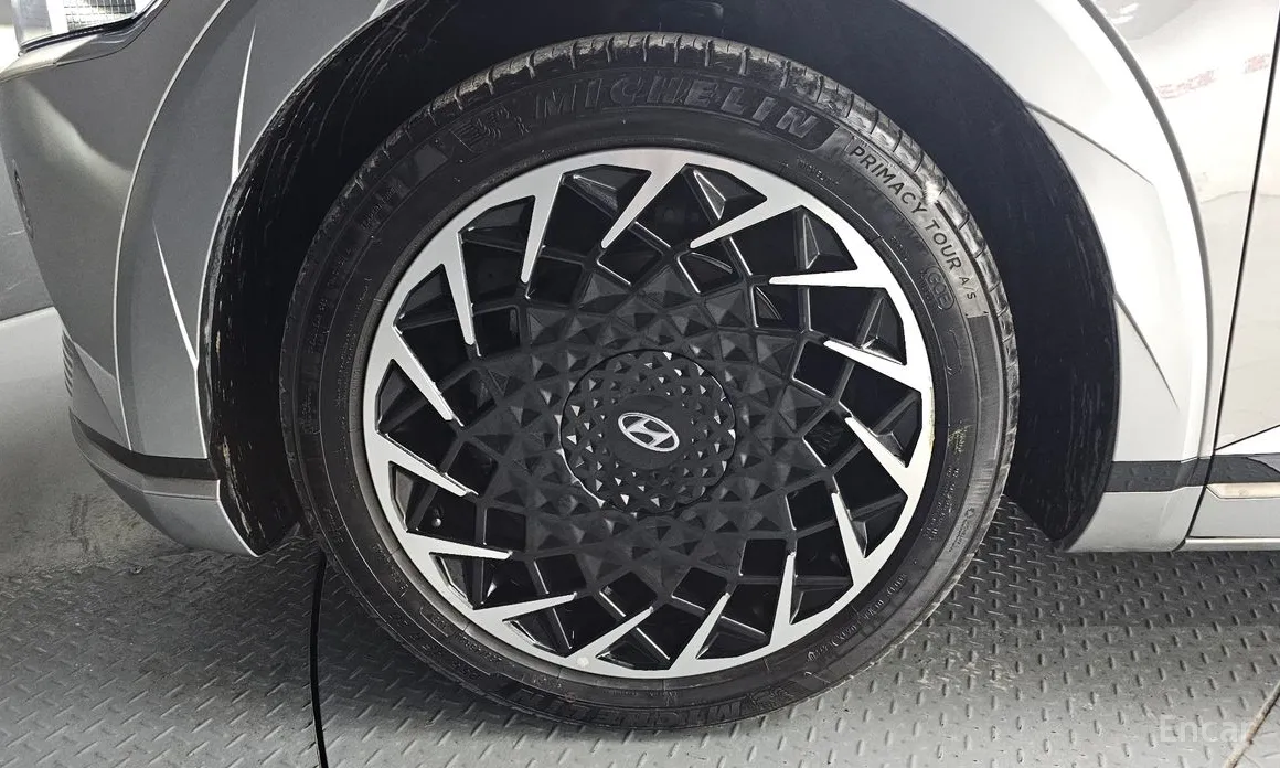 Photo 5 - Hyundai Ioniq 5