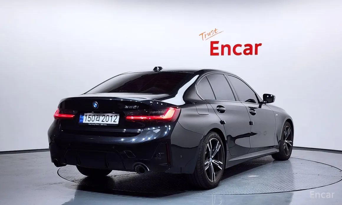 Photo 2 - BMW 3 Series