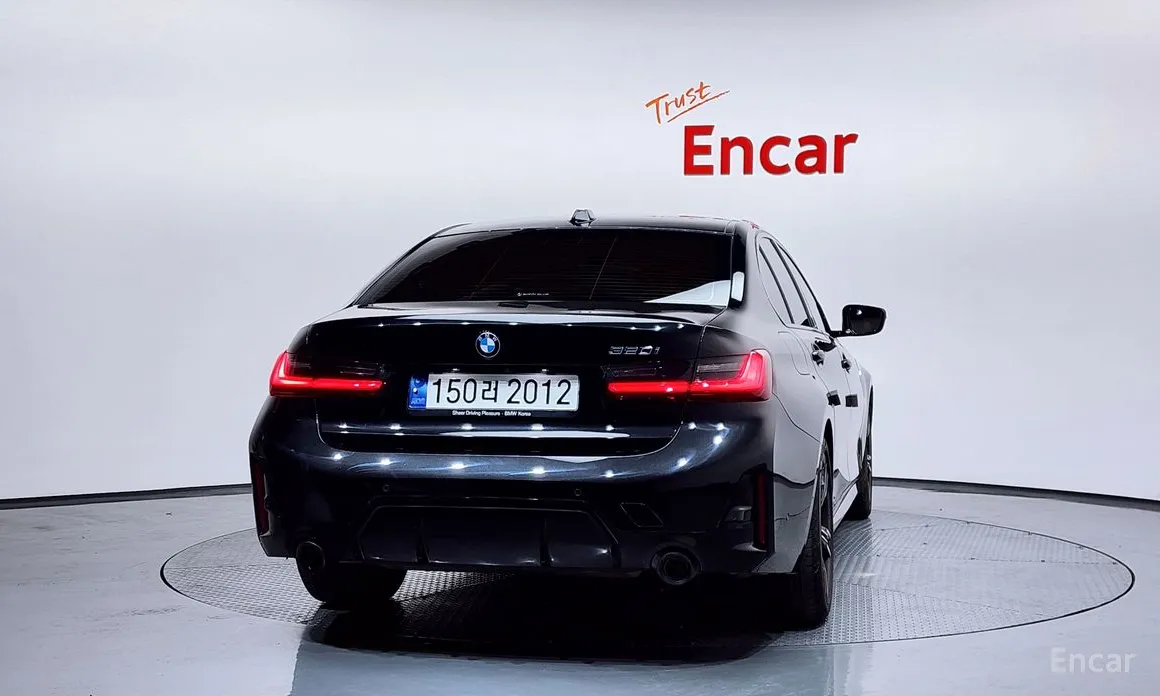 Photo 4 - BMW 3 Series