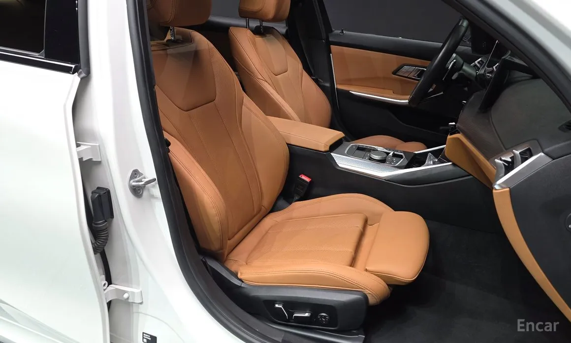 Photo 10 - BMW 3 Series