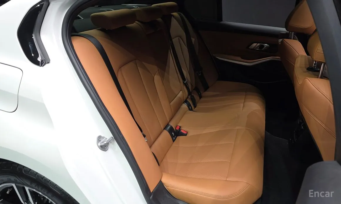 Photo 11 - BMW 3 Series