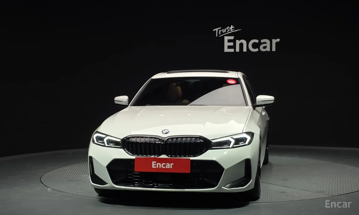 Photo 3 - BMW 3 Series