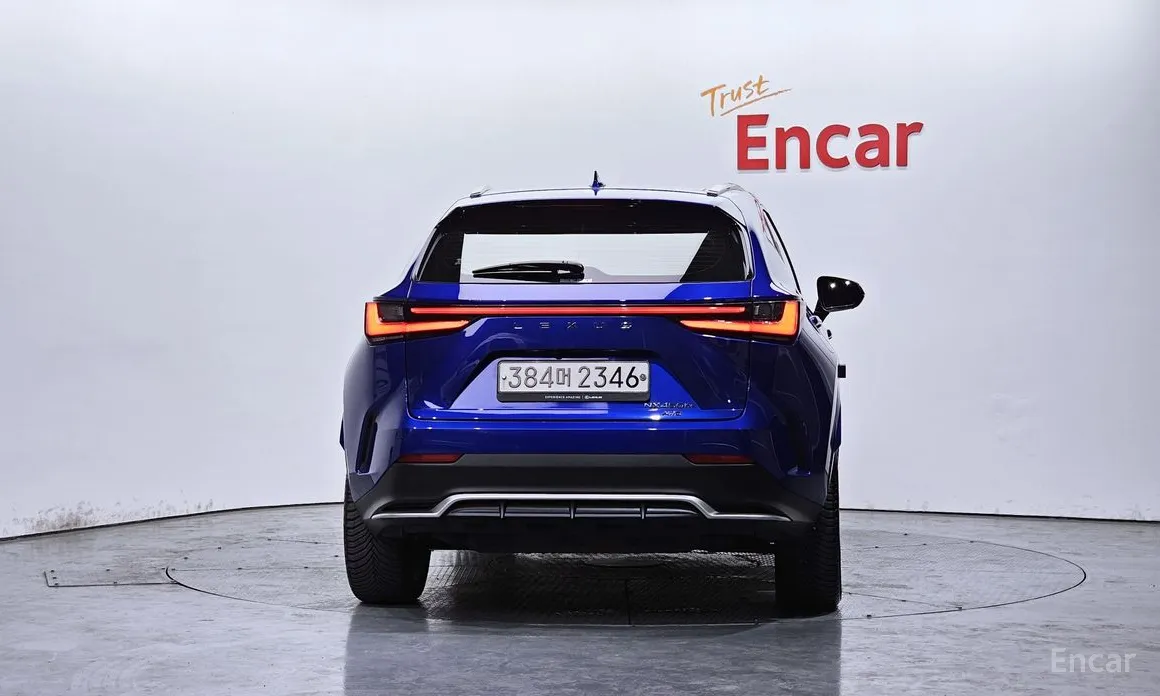 Фото 4 - Lexus NX