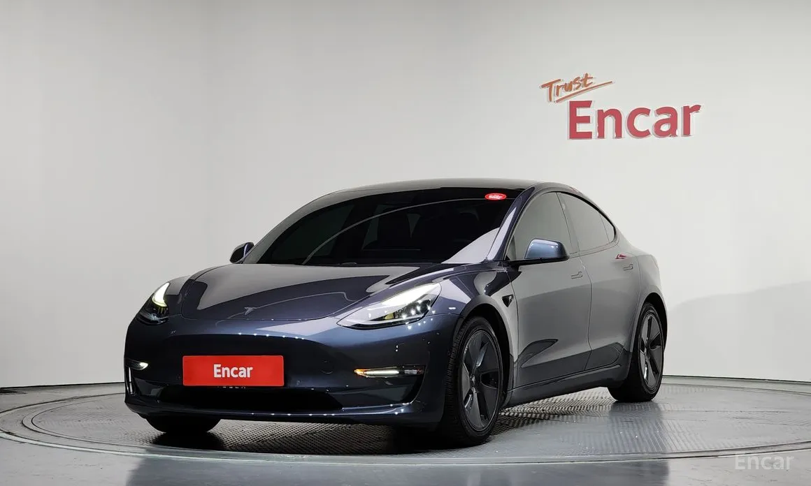 Фото 1 - Tesla Model 3