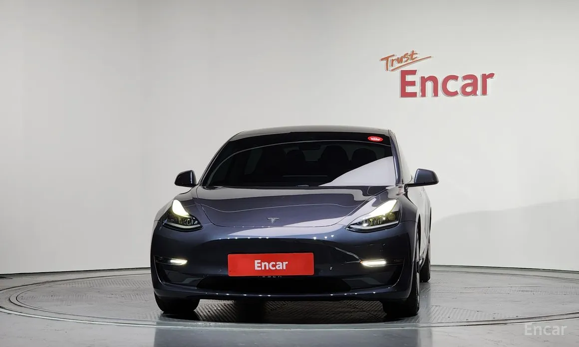 Фото 3 - Tesla Model 3