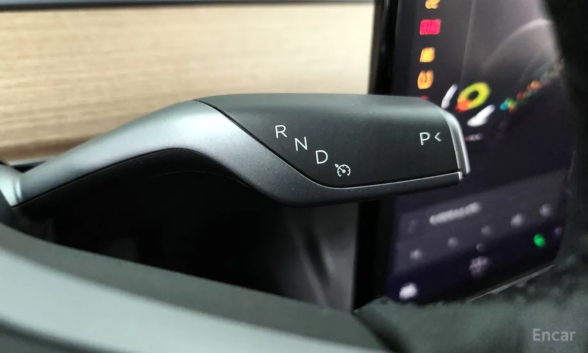 Фото 9 - Tesla Model 3