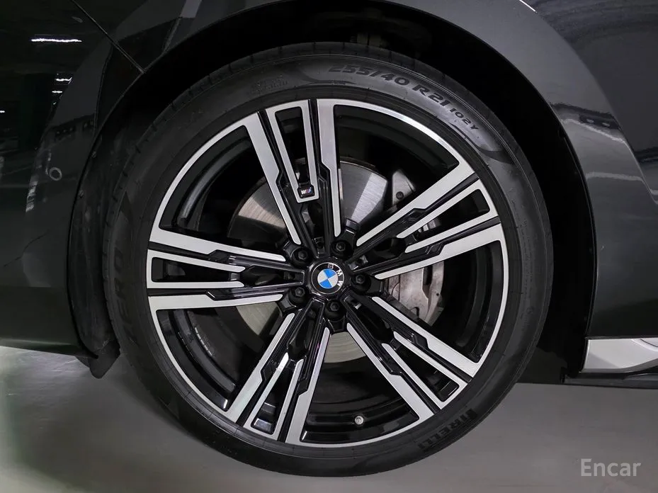 Фото 13 - BMW i7