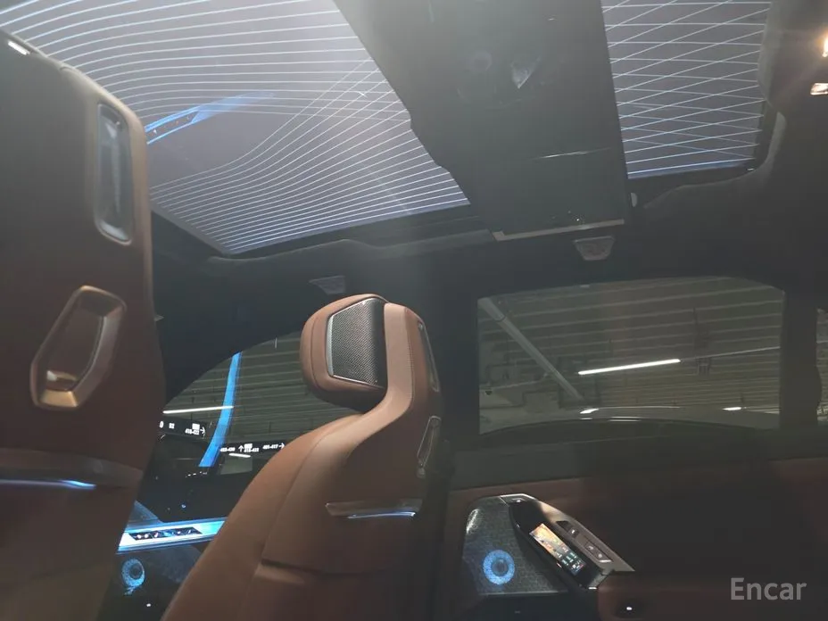 Фото 16 - BMW i7