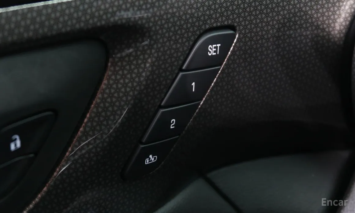 Photo 12 - Chevrolet Traverse