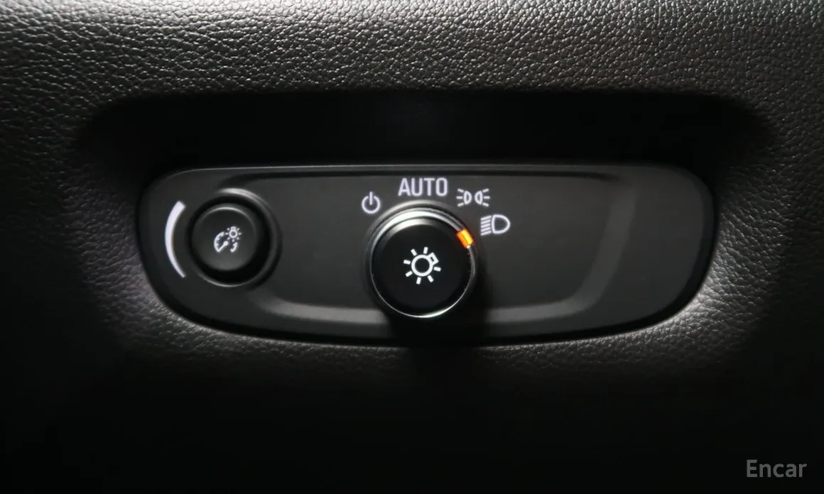 Photo 13 - Chevrolet Traverse