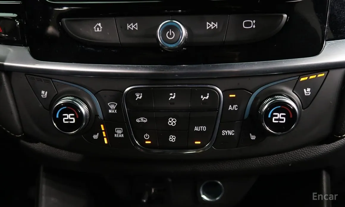 Photo 17 - Chevrolet Traverse