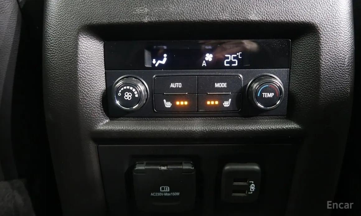 Photo 19 - Chevrolet Traverse