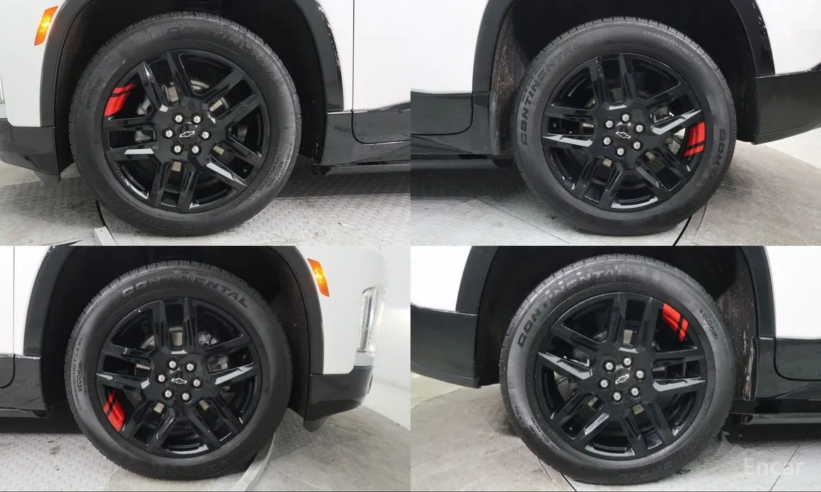 Photo 5 - Chevrolet Traverse