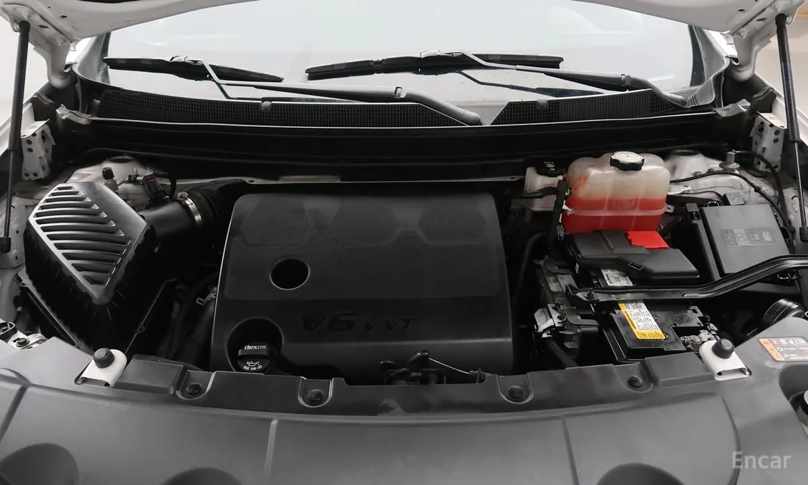 Photo 6 - Chevrolet Traverse