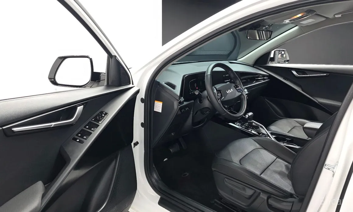 Фото 11 - Kia Niro