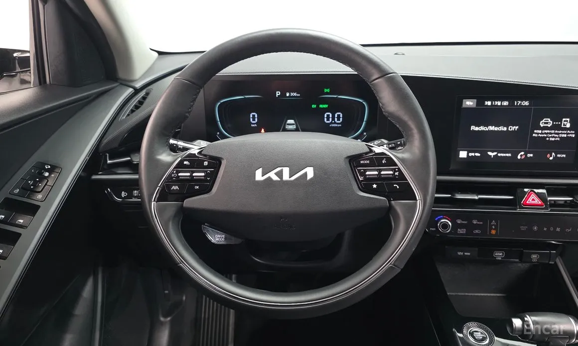 Фото 14 - Kia Niro