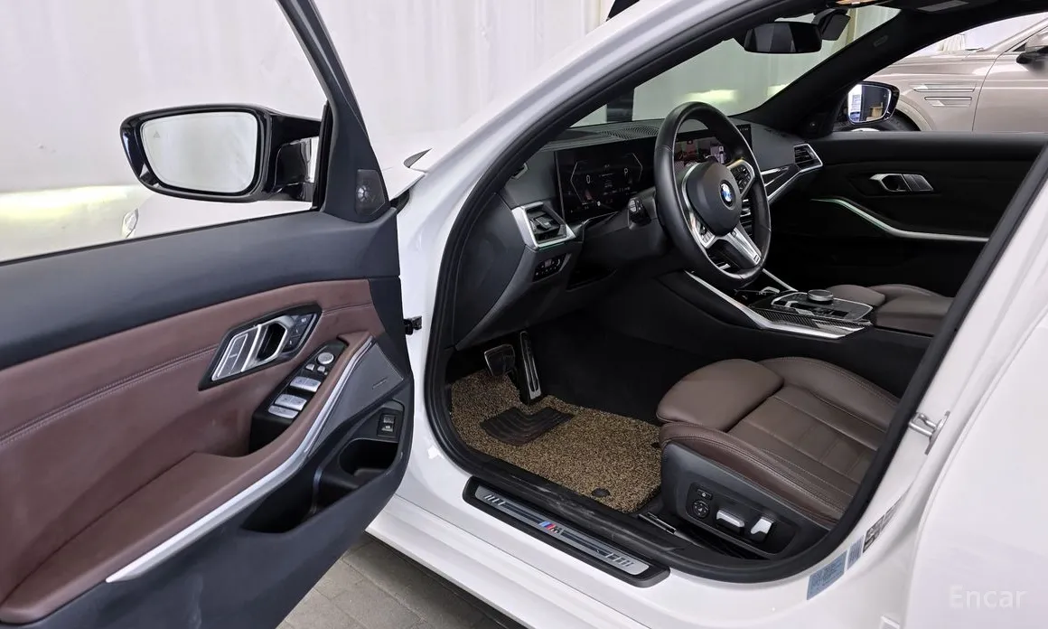 Photo 10 - BMW 3 Series