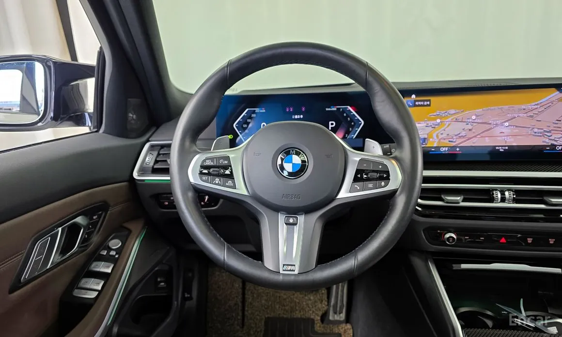 Photo 13 - BMW 3 Series