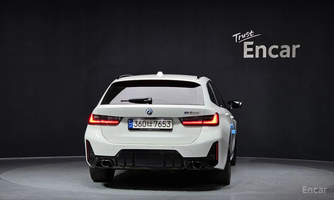 Photo 4 - BMW 3 Series