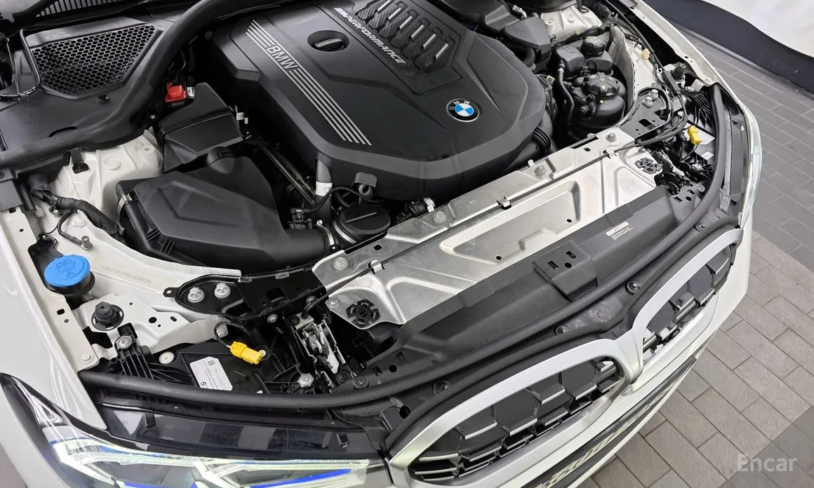 Photo 6 - BMW 3 Series