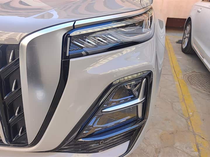 Photo 5 - Hongqi HS5