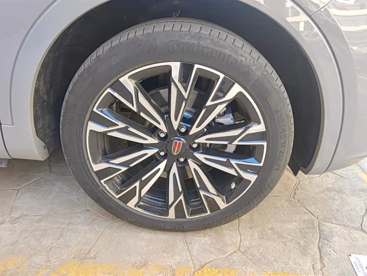 Photo 6 - Hongqi HS5