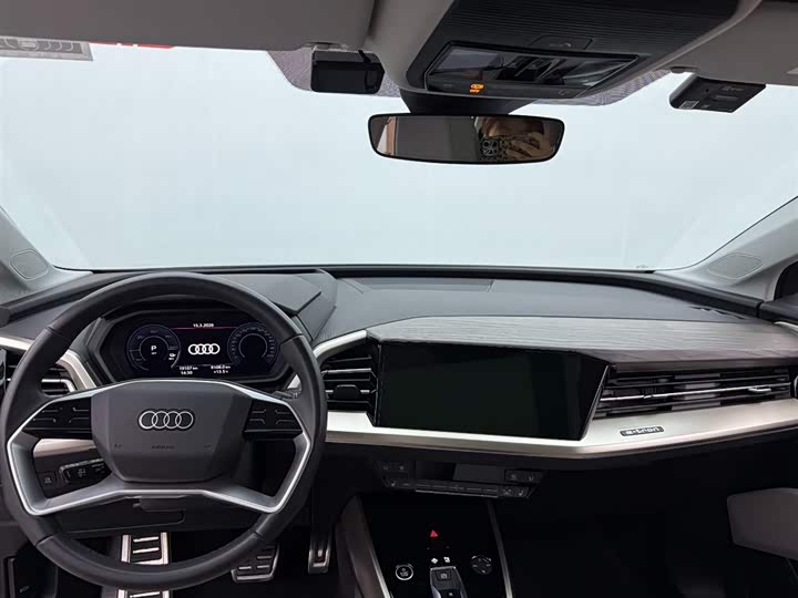 Фото 8 - Audi Q5 e-tron