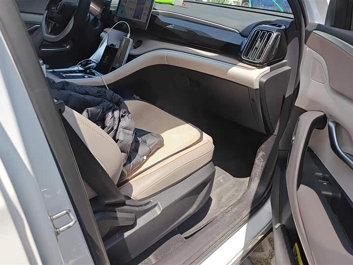 Photo 8 - BYD Song Pro Hybrid